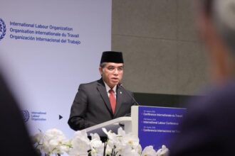 Menaker Yassierli Tanggapi Potensi PHK Ribuan Pekerja