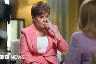 Nicola Sturgeon Emosional Tapi Tetap Hadapi Pertanyaan