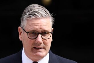 PM Inggris Keir Starmer Undur Diri: Dari Populer Jadi Dibenci
