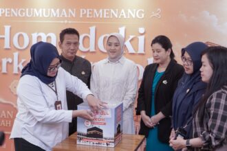 Pelanggan Pekanbaru Menangkan Undian Paket Umrah dari Homedoki