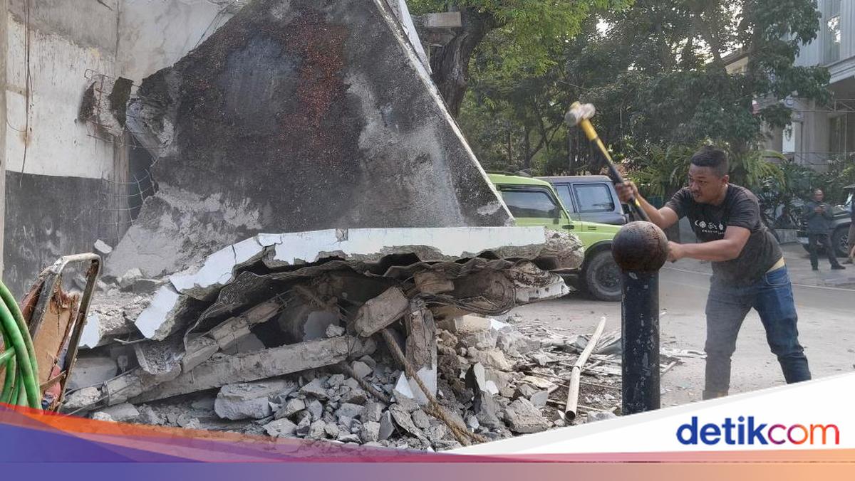 Pembongkaran Garasi di Trotoar Bandung Ungkap Asal Usulnya