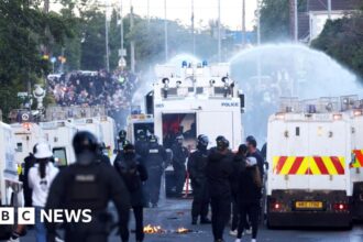 Penembakan Meriam Air Terjadi Usai Serangan Pisau di Belfast
