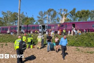 Penumpang Ungkap Detik-detik Kecelakaan Kereta di Bedford