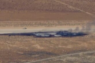 Pesawat Pengebom B-52 Jatuh di California, Delapan Kru Diduga Tewas