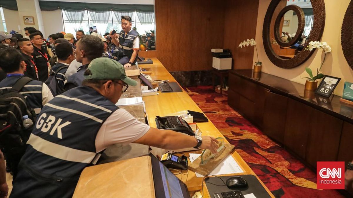 Posko Pendataan Eks Pekerja Hotel Sultan Kembali Dibuka