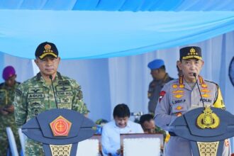 Prabowo Berkelakar Soal Panglima dan Kapolri Sulit Diganti