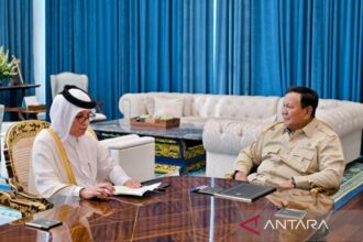 Prabowo Diskusikan Investasi dengan Menlu Qatar di Istana