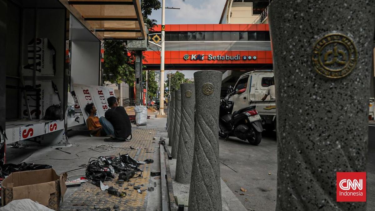 Pramono Anung Bangun JPO Baru di Rasuna Said dengan Gembok Cinta