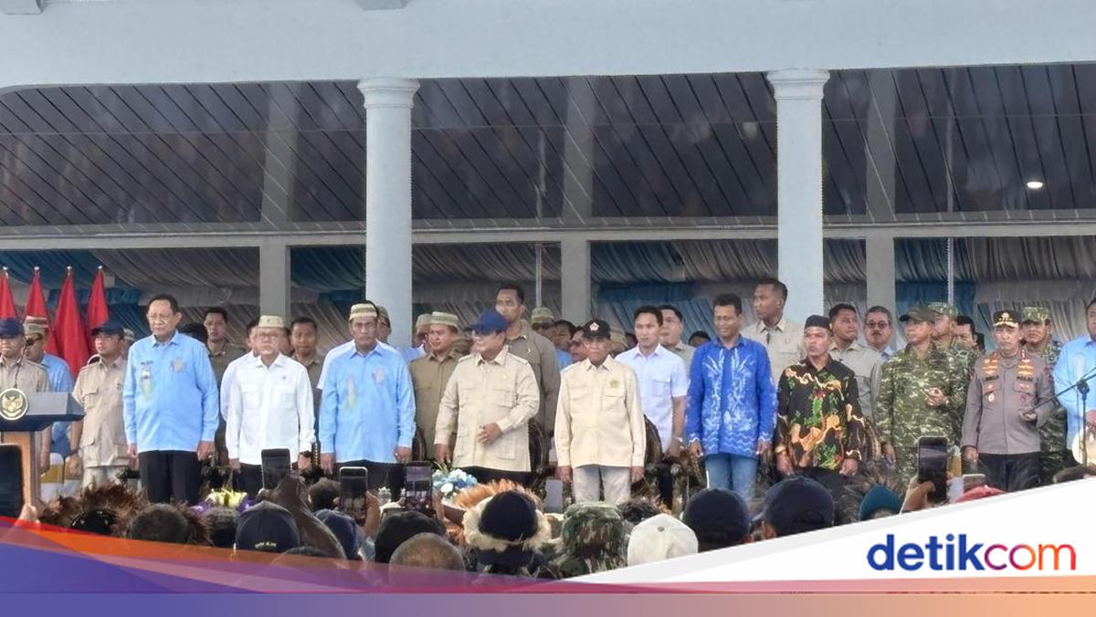 Presiden Prabowo Sapa Panglima TNI dan Kapolri di Gorontalo