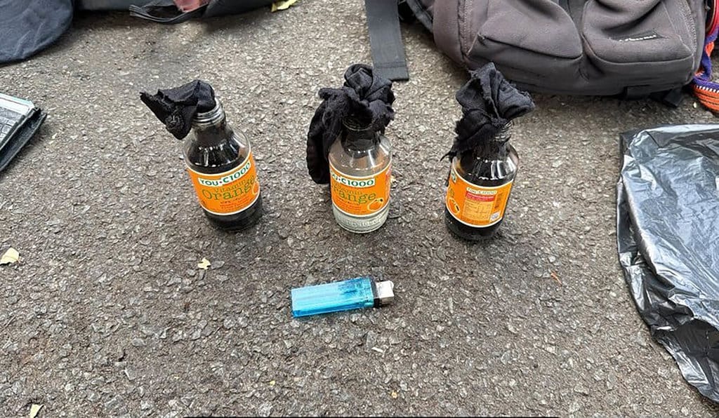 Pria Pembawa Botol Bersumbu saat Demo di Jakarta Ditangkap