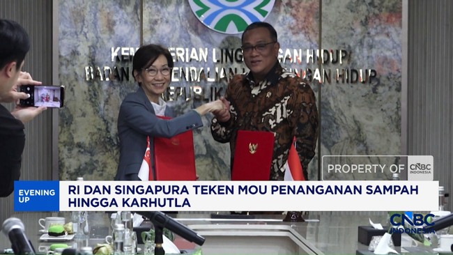 RI dan Singapura Sepakati MOU Penanganan Sampah dan Karhutla