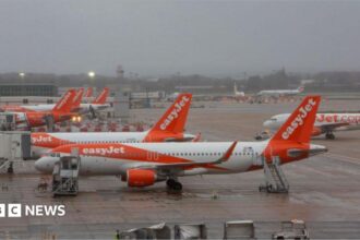 Ratusan Penerbangan Heathrow dan Gatwick Tertunda Akibat Badai Petir
