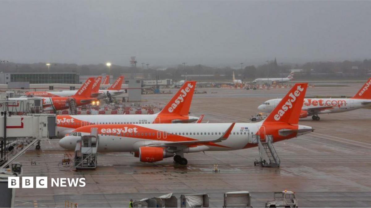 Ratusan Penerbangan Heathrow dan Gatwick Tertunda Akibat Badai Petir