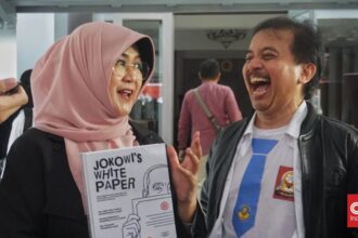 Roy Suryo dan Dokter Tifa Diperiksa di RS Polri
