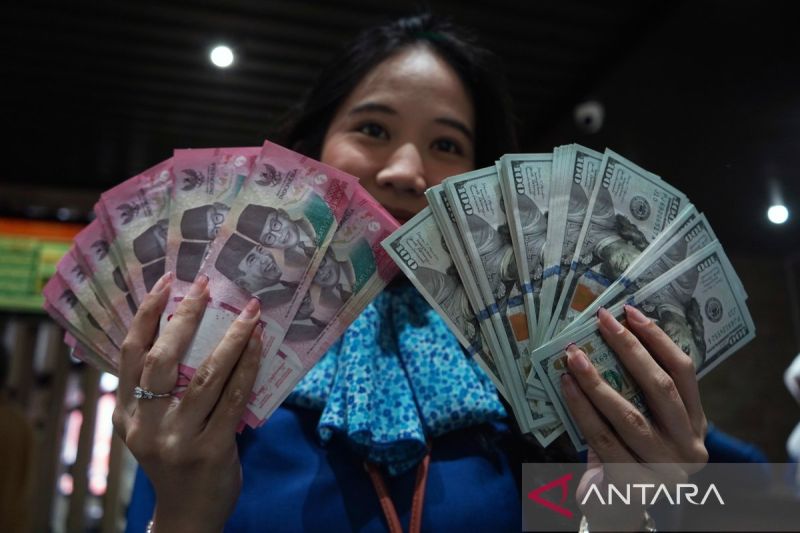 Rupiah Naik ke Rp18.134 per Dolar AS Selasa Pagi