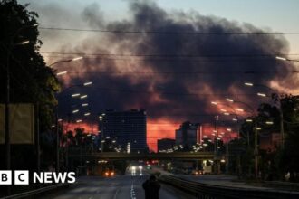 Serangan Besar Rusia Tewaskan Lima Orang di Ukraina