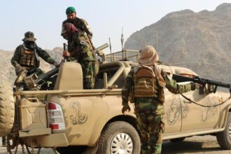 Serangan Taliban Menargetkan Fasilitas Militer di Karachi
