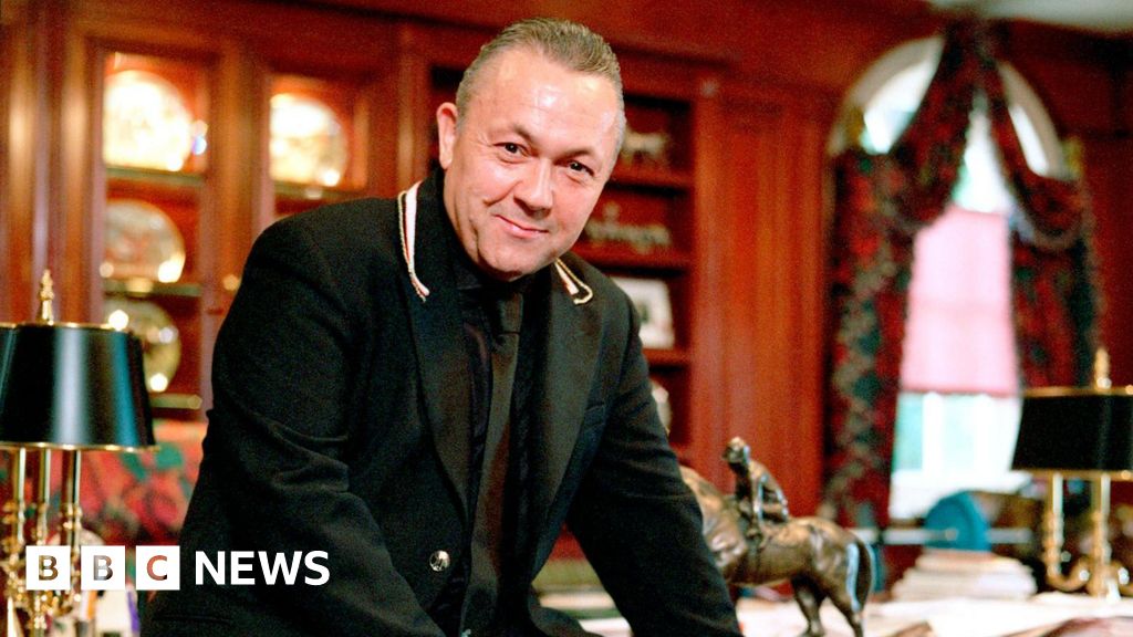 Siapa David Sullivan: Bos Sepak Bola dan 'Raja Porno'