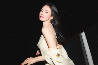 Song Hye Kyo Tampil Memukau di Gala Dinner Guerlain 2026