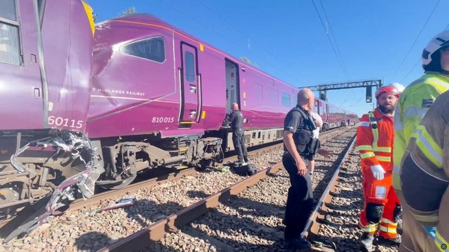 Tabrakan Dua Kereta Penumpang di London Utara Memakan Korban Jiwa