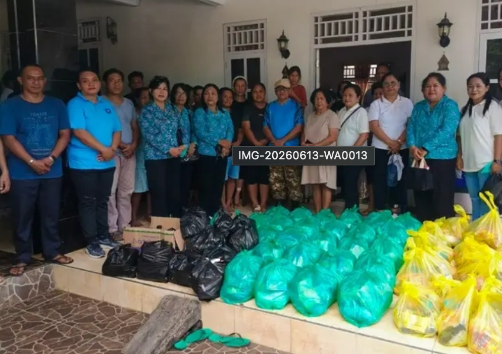 Wabup Sitaro Salurkan Bantuan Khusus bagi Kelompok Rentan Korban Banjir Bandang di Pulau Siau