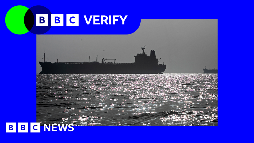 Tanker Minyak Iran Lolos dari Blokade Militer AS