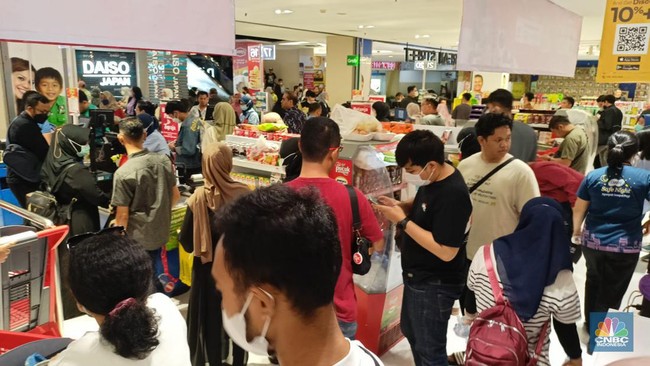 Transmart Adakan Program Sapu Bersih Stock di 44 Gerai