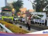 Truk Tabrak Separator Busway di Jalan MT Haryono, Lalu Lintas Macet