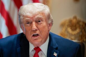 Trump Hadapi Pembelotan di Kongres Soal Resolusi Perang