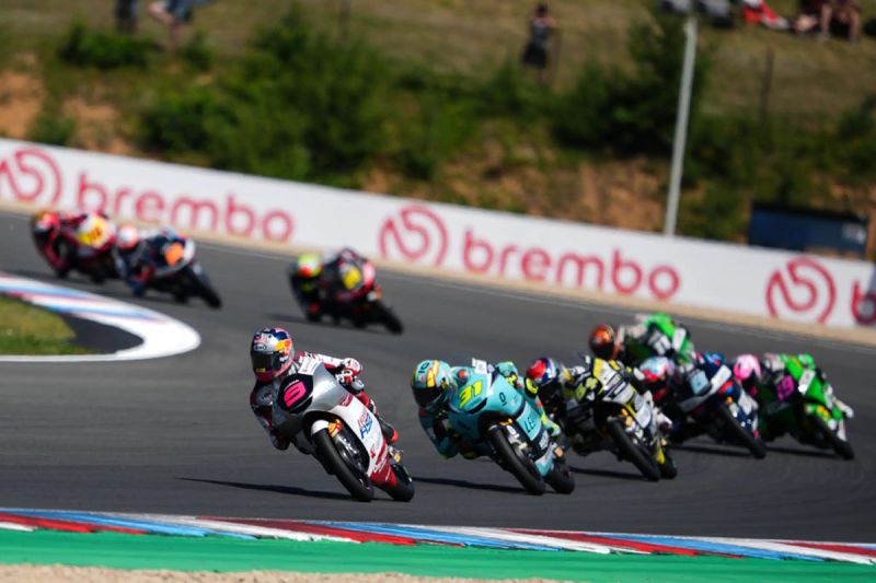 Veda Ega Pratama Raih Posisi Kelima di Moto3 GP Ceko 2026