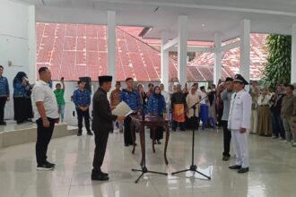 Weny Gaib lantik Junaidi Simbala sebagai Penjabat Sangadi Moyag Tampoan