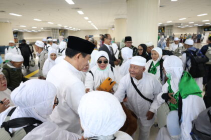 Sambut jemaah haji Sulut di Bandara Samrat Manado, Victor Mailangkay: Semoga mabrur!