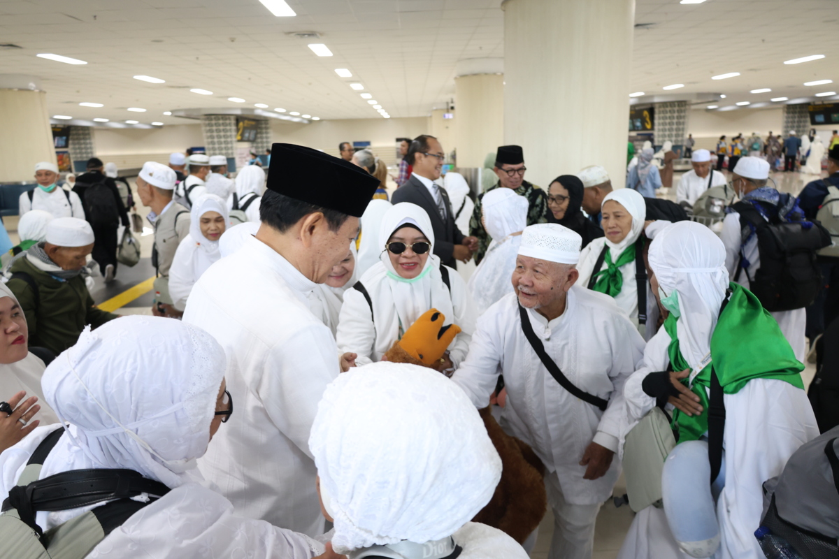Sambut jemaah haji Sulut di Bandara Samrat Manado, Victor Mailangkay: Semoga mabrur!