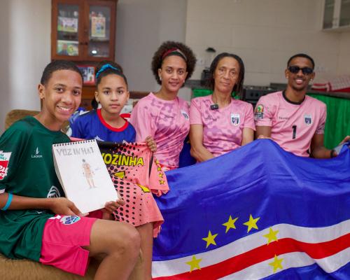 Ibu Kiper Cape Verde Vozinha Dapat Visa untuk Saksikan Piala Dunia