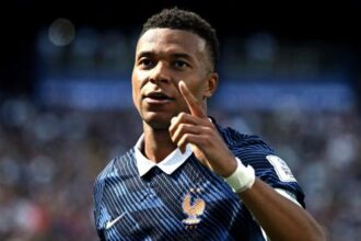 Kylian Mbappé Siap Berkompetisi untuk Sepatu Emas dengan Messi