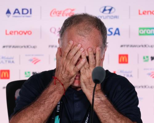 Marcelo Bielsa Mengundurkan Diri Usai Uruguay Tersingkir dari Piala Dunia