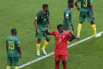 Pemain Sepak Bola yang Menolak Merayakan Gol Melawan Negara Asal