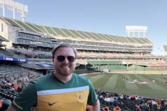 Penggemar Socceroos Beralih dari Sepak Bola ke Kriket di Oakland