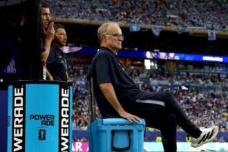 Pertemuan Pertama Bielsa dan De la Fuente dalam Situasi Krisis Uruguay