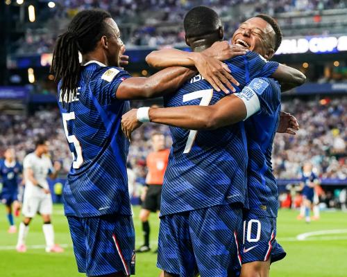 Prancis Tak Terhentikan Meski Diterpa Badai, Mbappé dan Dembélé Bersinar