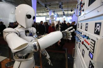 AI yang Lebih Cerdas: Pandangan Yann LeCun dan Tantangan Model Bahasa Besar