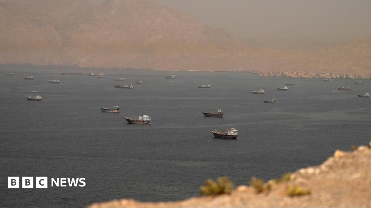AS Desak Iran Akhiri Tembakan di Selat Hormuz