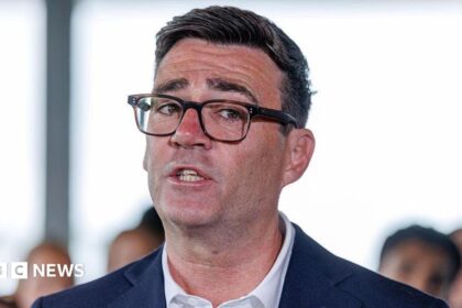 Andy Burnham Batalkan Rencana ID Digital untuk Fokus pada Biaya Hidup