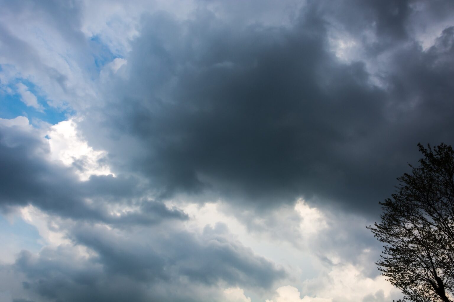 BMKG Peringatkan Potensi Hujan Lebat di 5 Wilayah Indonesia