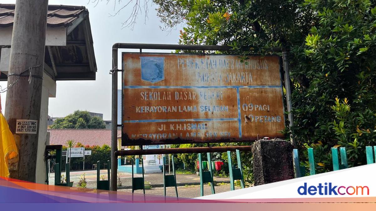 Bangunan SDN Kebayoran Lama Selatan 09 Terbengkalai Sejak Roboh
