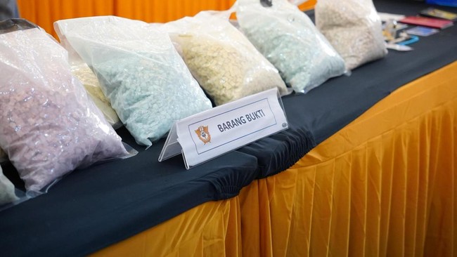 Bareskrim Polri Buru Jaringan Besar Terkait Pilot Pembawa 70 Ribu Ekstasi