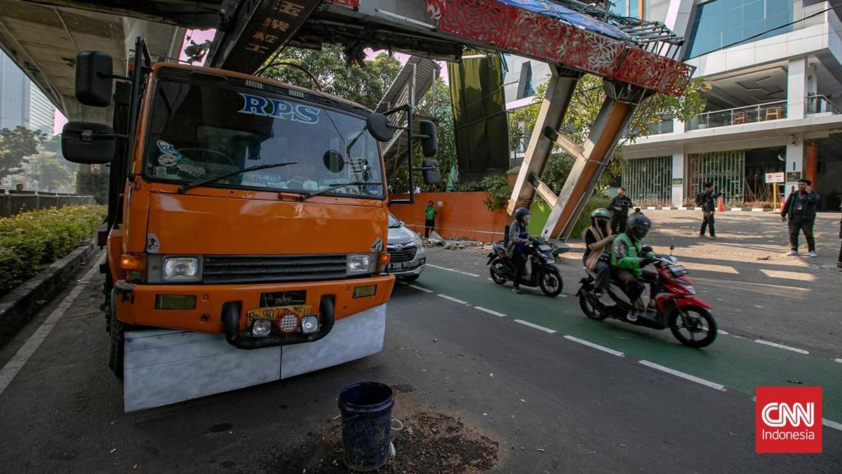 Evakuasi Truk Crane di JPO Tendean: Proses Makan Waktu 12 Jam