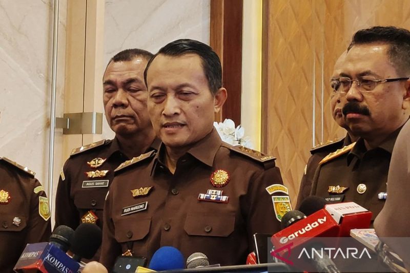Febrie Adriansyah Tetap Terima Gaji Meski Mundur dari Jampidsus