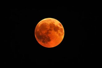 Fenomena Buck Moon Oranye Menyambut Musim Gerhana Agustus