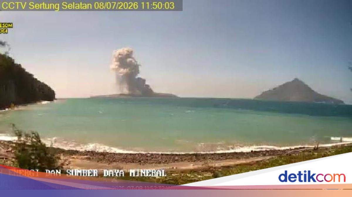 Gunung Anak Krakatau Berstatus Siaga, Risiko Tsunami Dinilai Kecil